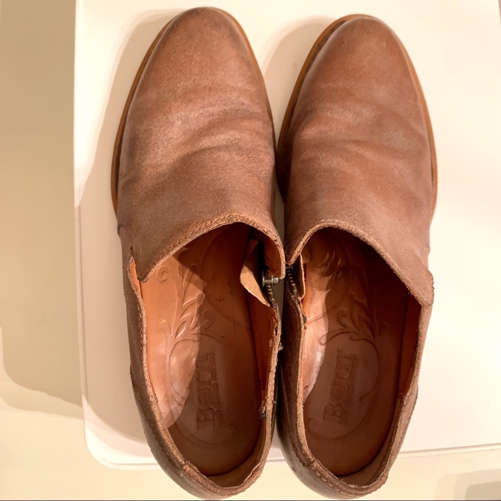 Born Size 7 Women’s Shoes Tan Leather Wood Heel